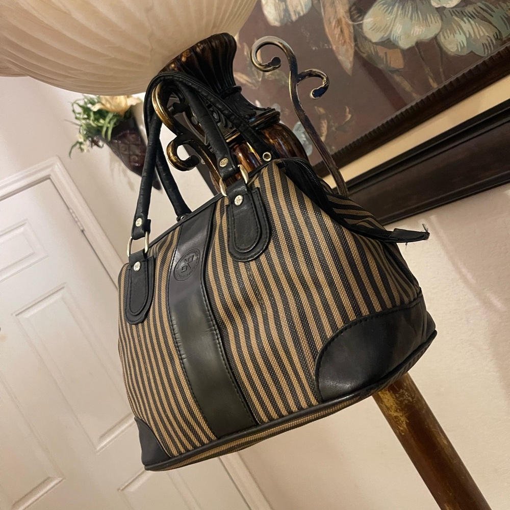 Elegant Black and Tan Striped Women's Bag - Picture 4 of 16